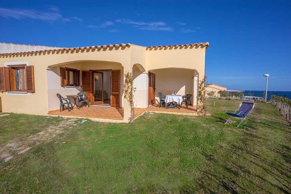 Residence Baia Sant Anna Con Piscina Tanaunella Eksteriør billede