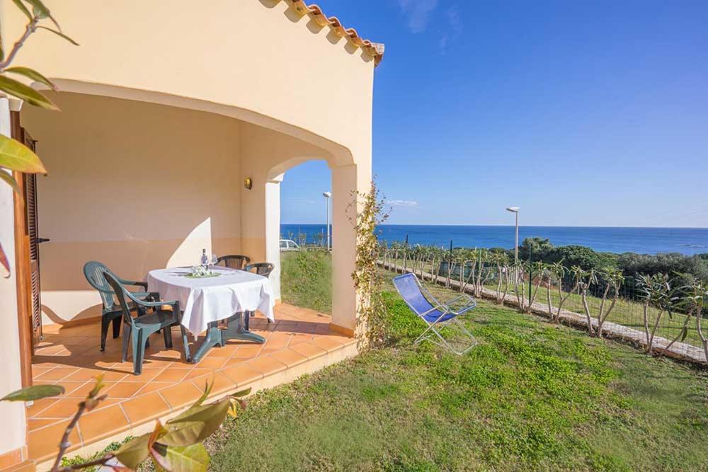 Residence Baia Sant Anna Con Piscina Tanaunella Eksteriør billede