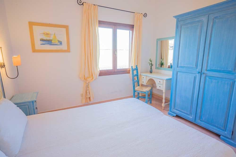Residence Baia Sant Anna Con Piscina Tanaunella Eksteriør billede