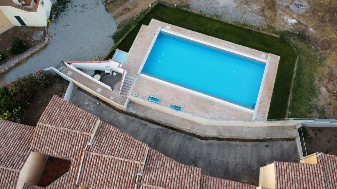 Residence Baia Sant Anna Con Piscina Tanaunella Eksteriør billede